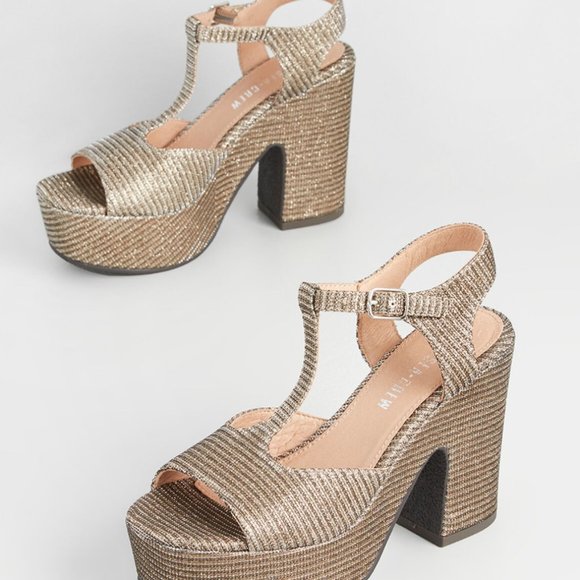 Shoes - NEW ModCloth Quest Gold Platform Sandal